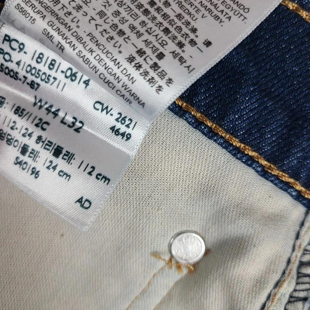 Levi's 541 Jeans Mens 44x32‎ Blue Athletic Taper Fit Dark Wash Denim